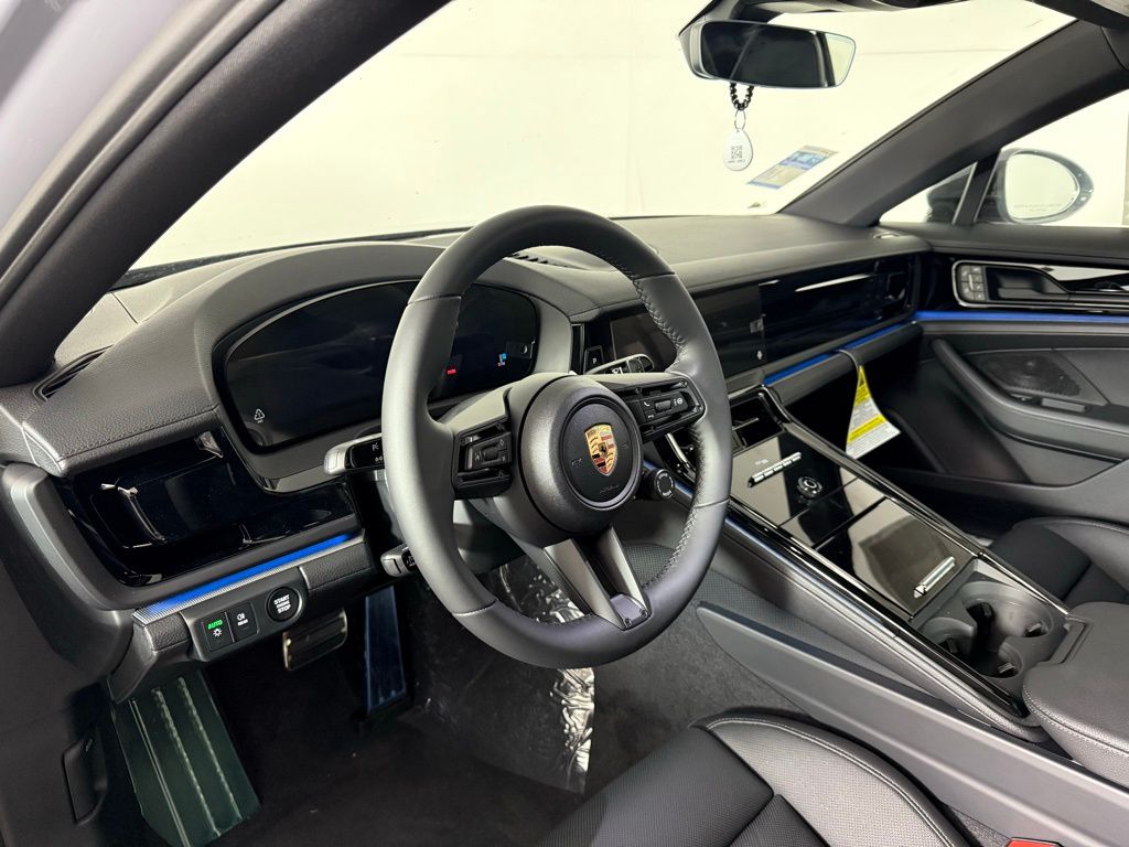 2025 Porsche Panamera 4 photo 4