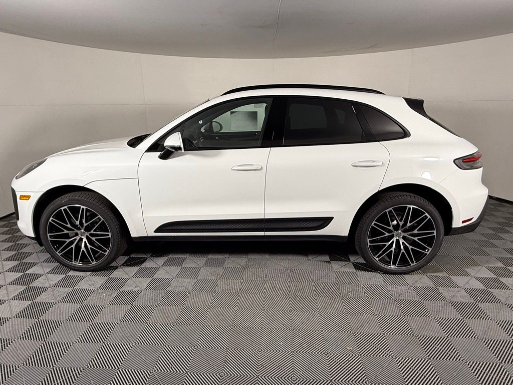 2026 Porsche Macan Base