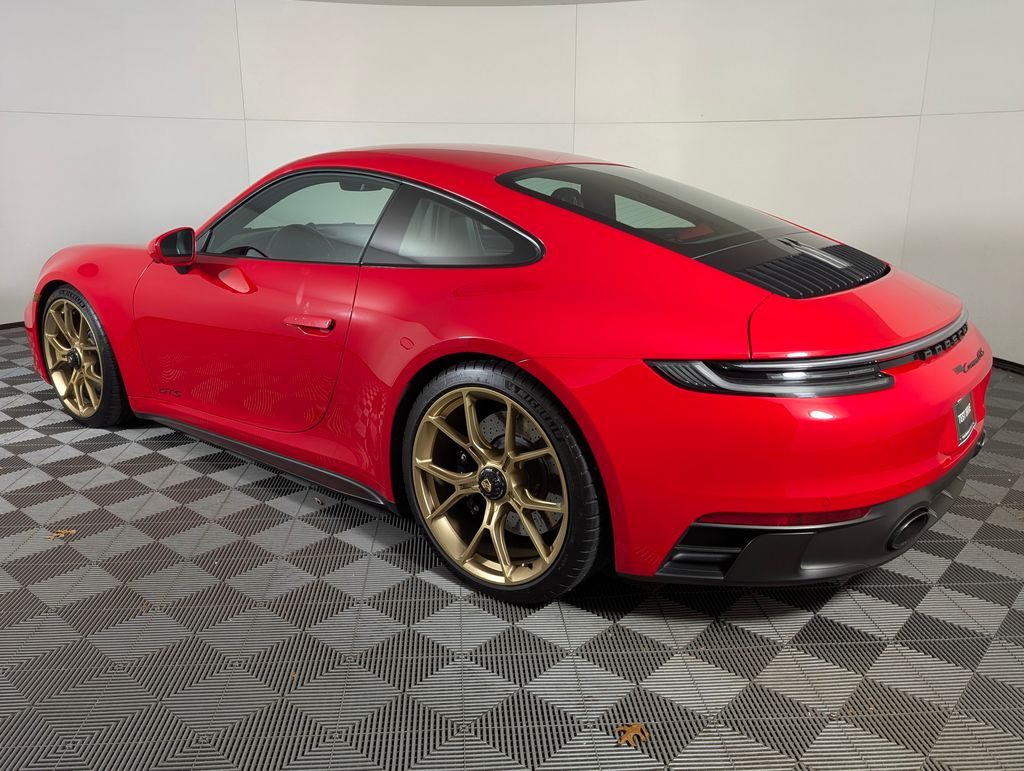 2022 Porsche 911 GTS photo 3