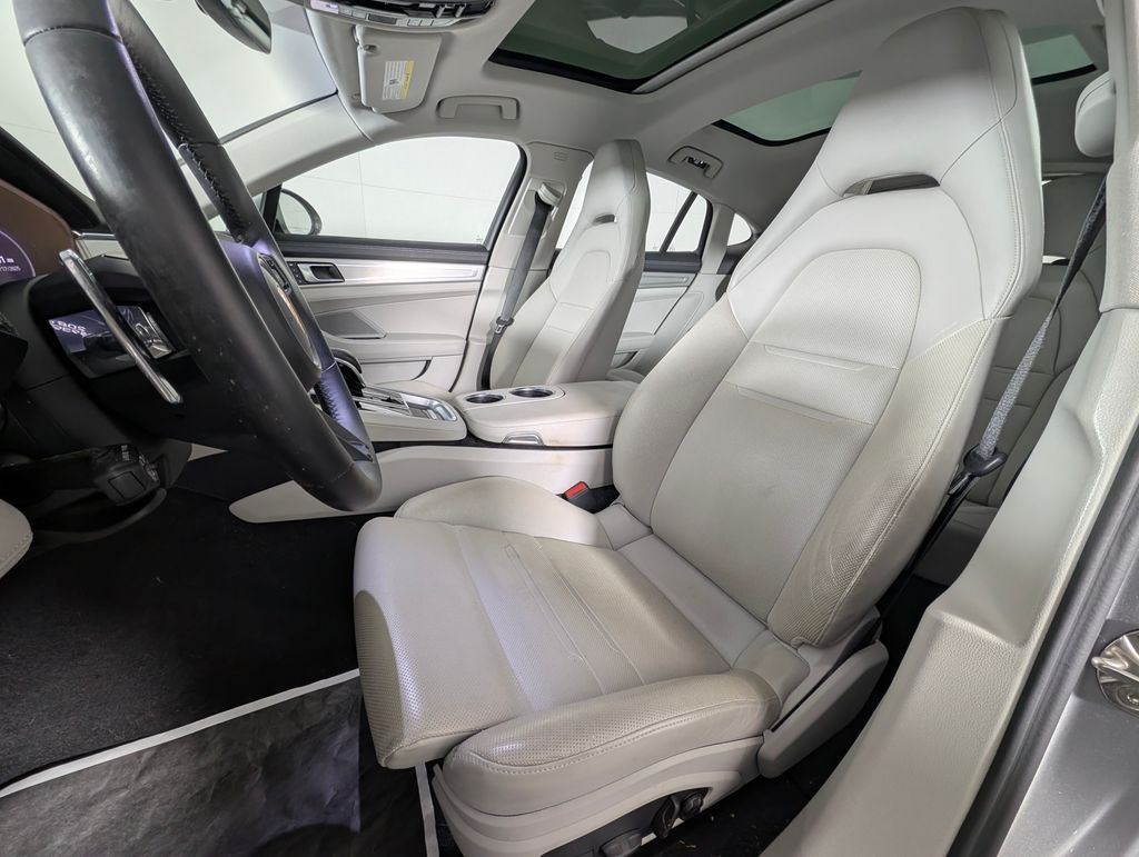 2023 Porsche Panamera Platinum photo 4