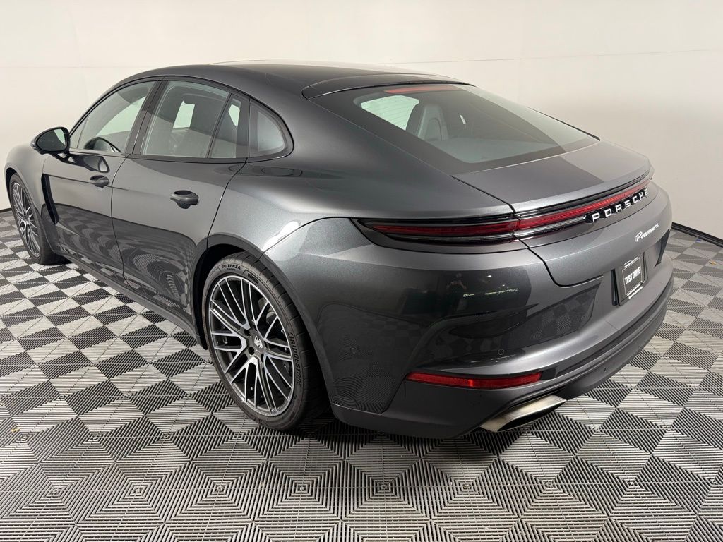 2025 Porsche Panamera 4 photo 3