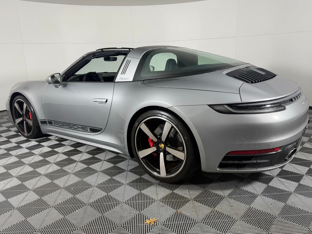 2024 Porsche 911 Targa 4 GTS photo 3