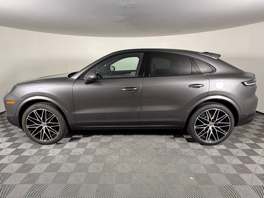 2025 Porsche Cayenne Coupe photo 2