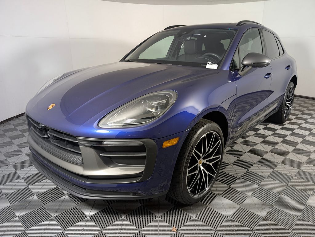 2025 Porsche Macan T