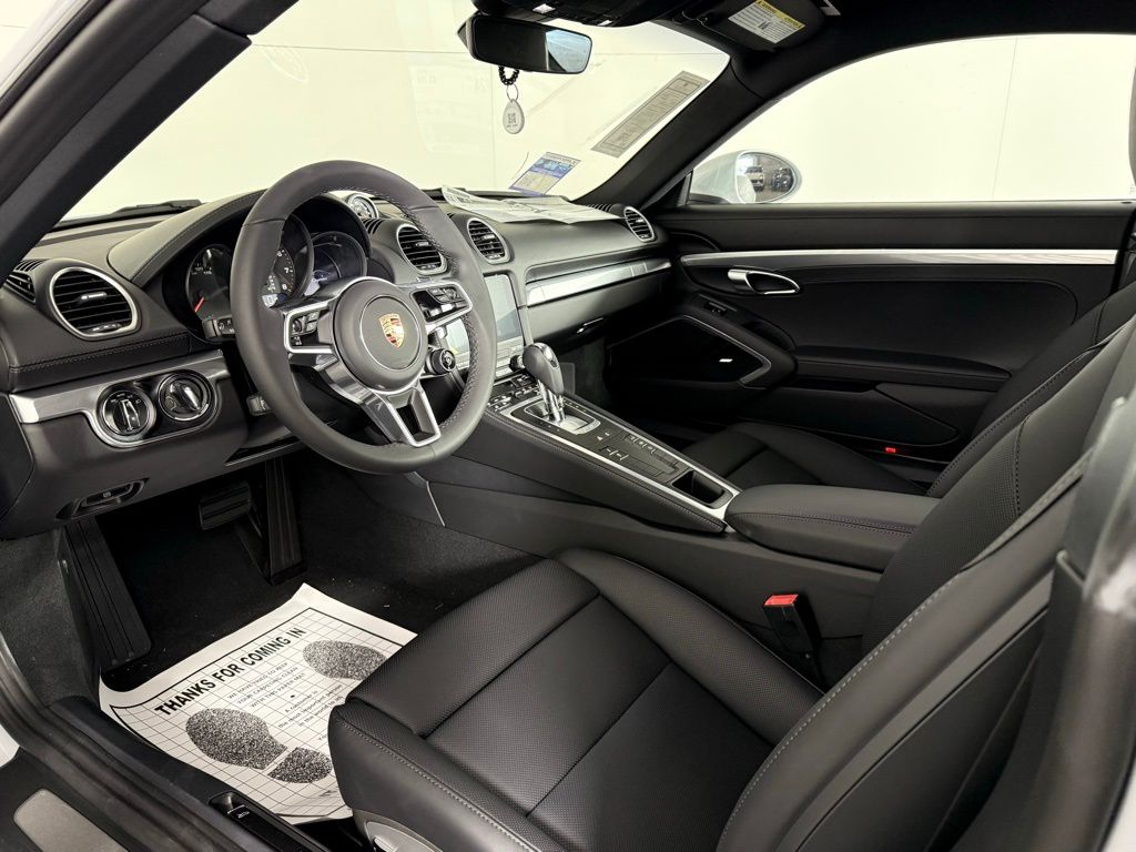 2025 Porsche Cayman photo 4
