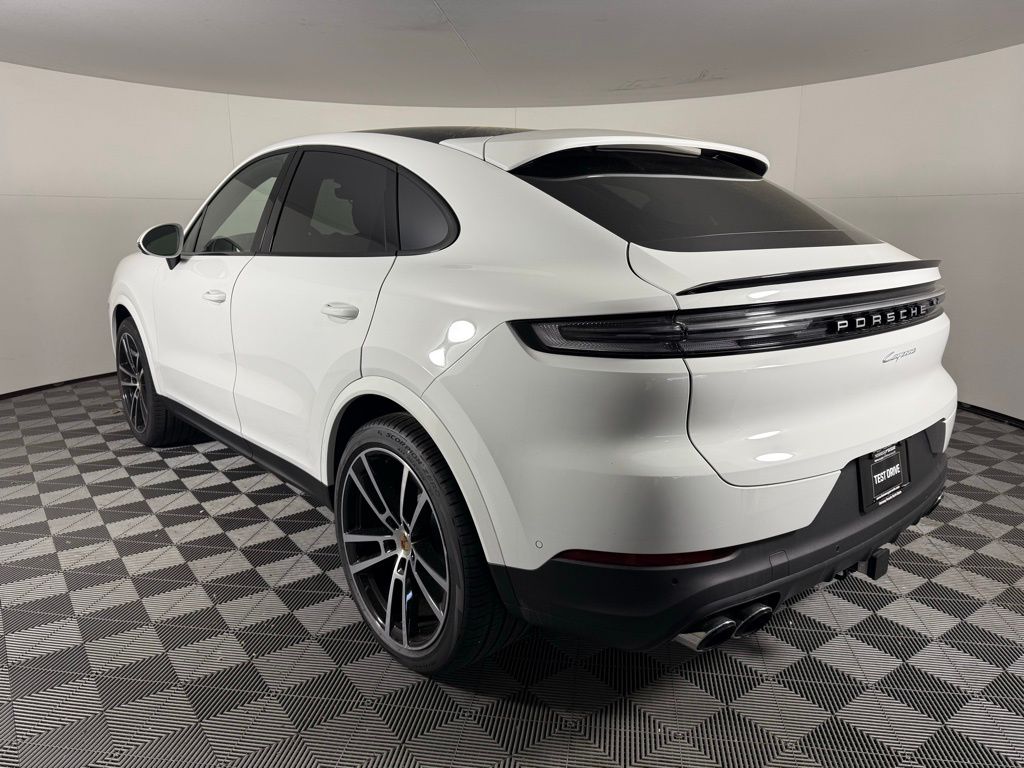 2025 Porsche Cayenne Coupe photo 3