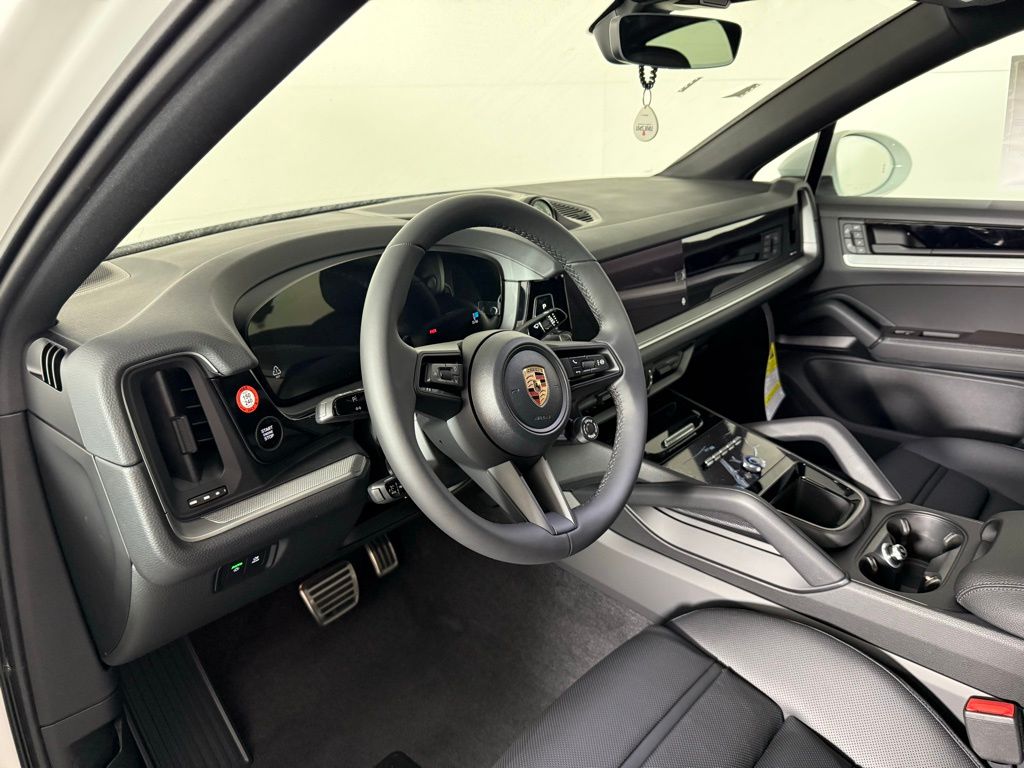 2026 Porsche Cayenne Coupe S photo 4