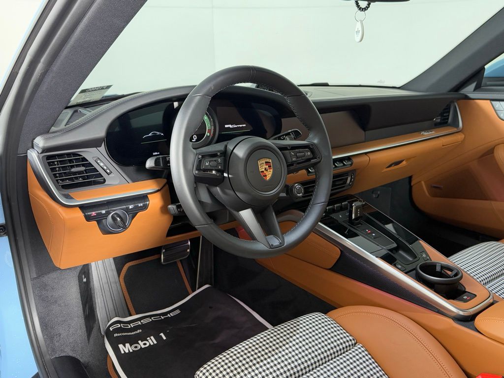 2024 Porsche 911 T 4 photo 4