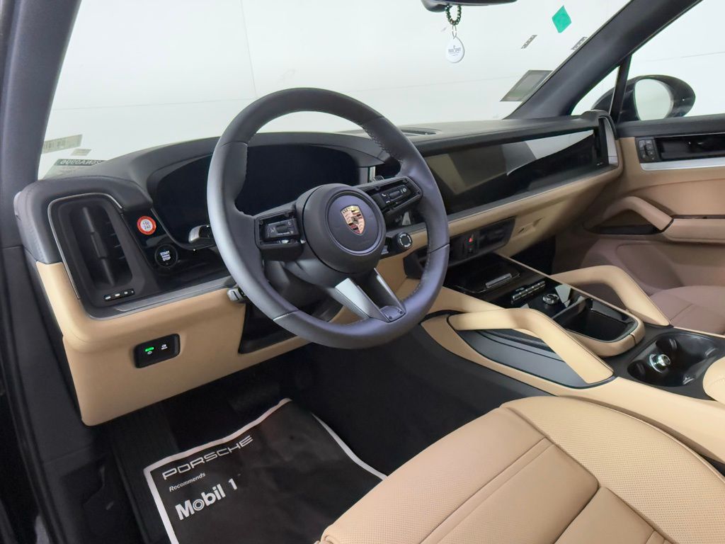 2026 Porsche Cayenne photo 3