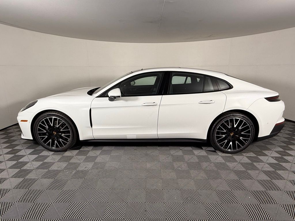 2025 Porsche Panamera 4 photo 2