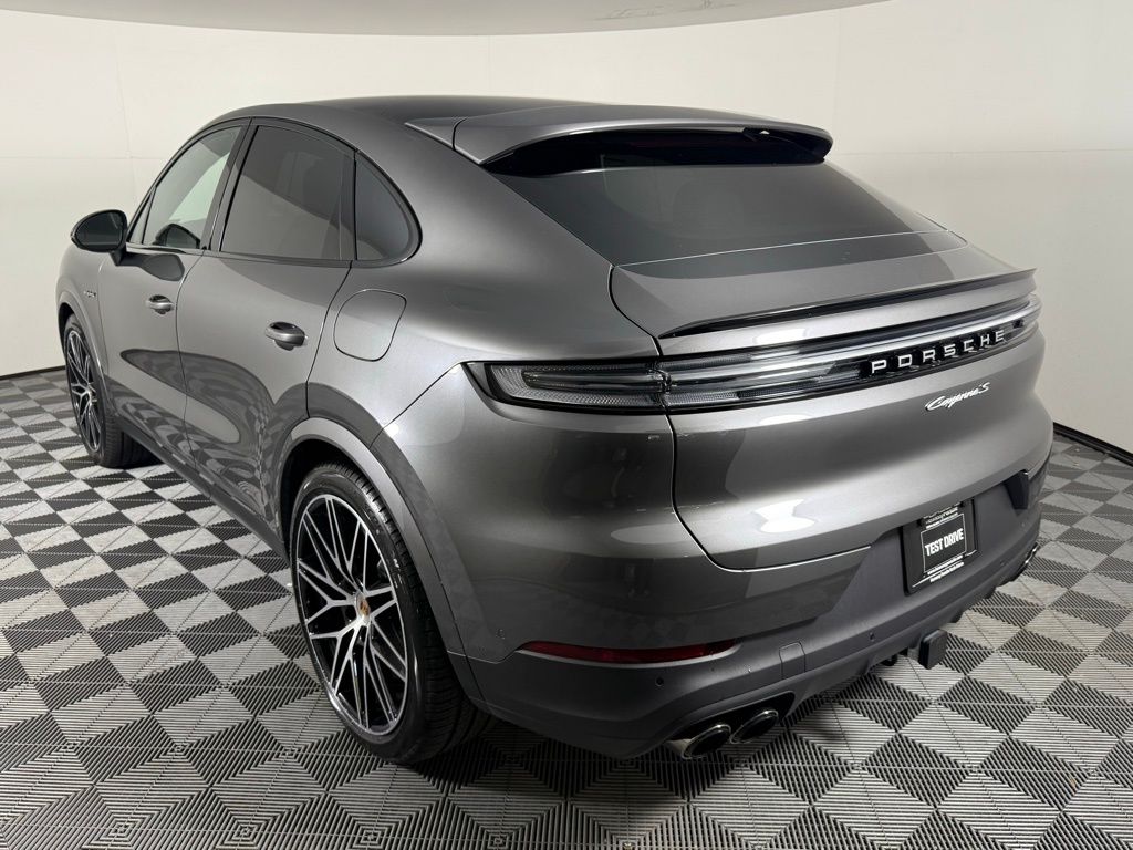 2026 Porsche Cayenne S E-Hybrid Coupe photo 3