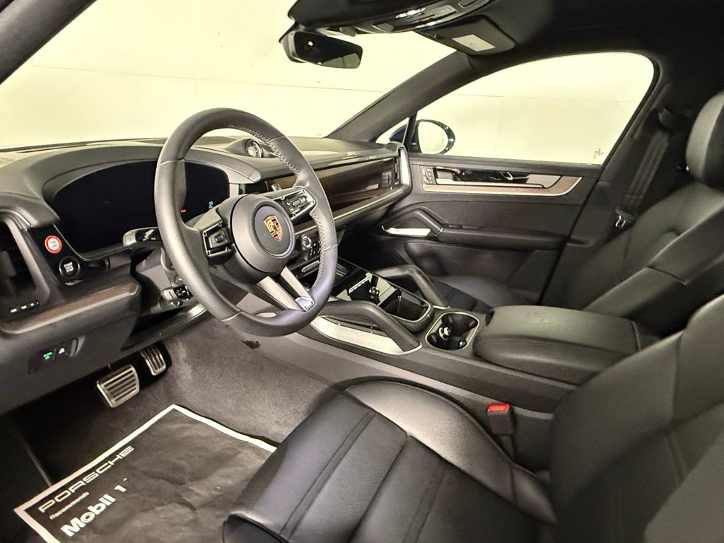 2025 Porsche Cayenne E-Hybrid Coupe S photo 4