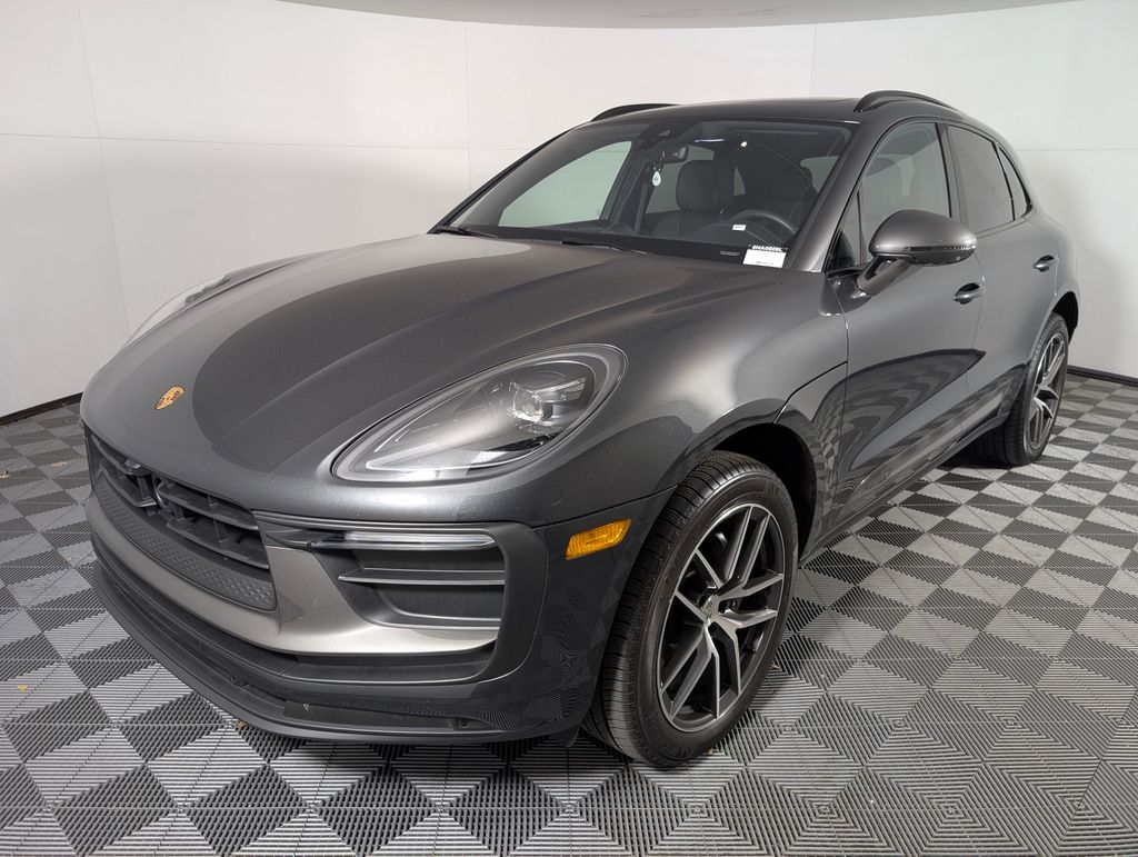 2025 Porsche Macan T