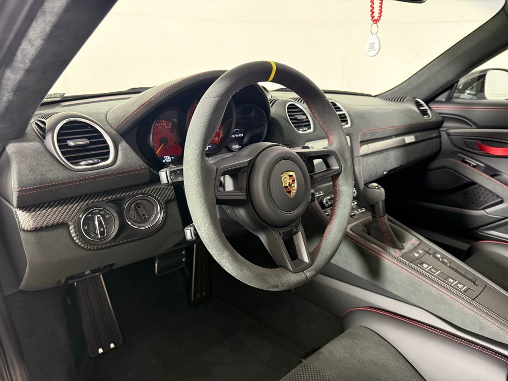 2025 Porsche Cayman GT4 RS photo 4