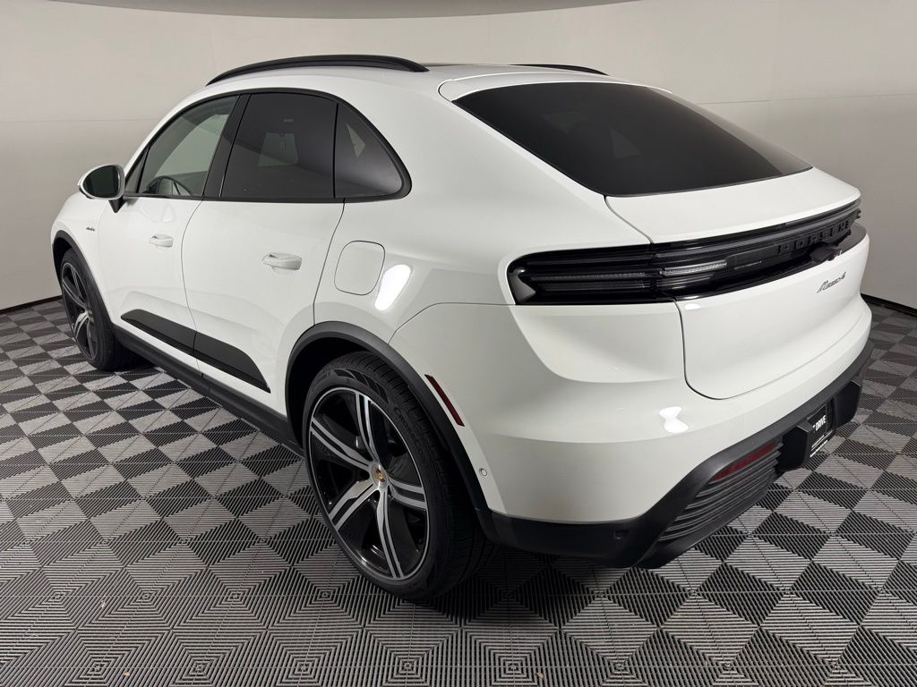 2025 Porsche Macan Electric 4 photo 3