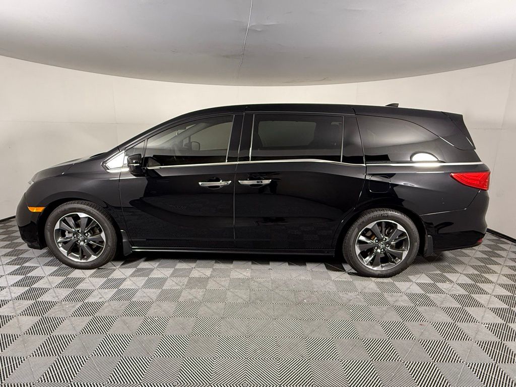 2022 Honda Odyssey Elite photo 2
