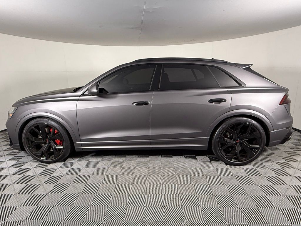2023 Audi RS Q8 photo 2