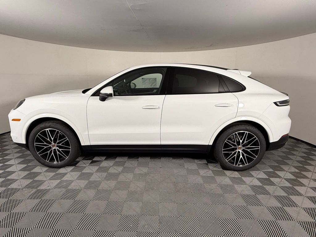 2025 Porsche Cayenne Coupe photo 2
