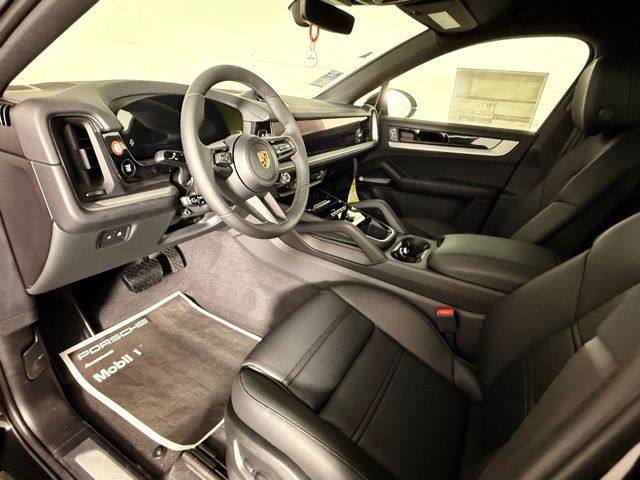 2025 Porsche Cayenne Coupe photo 4