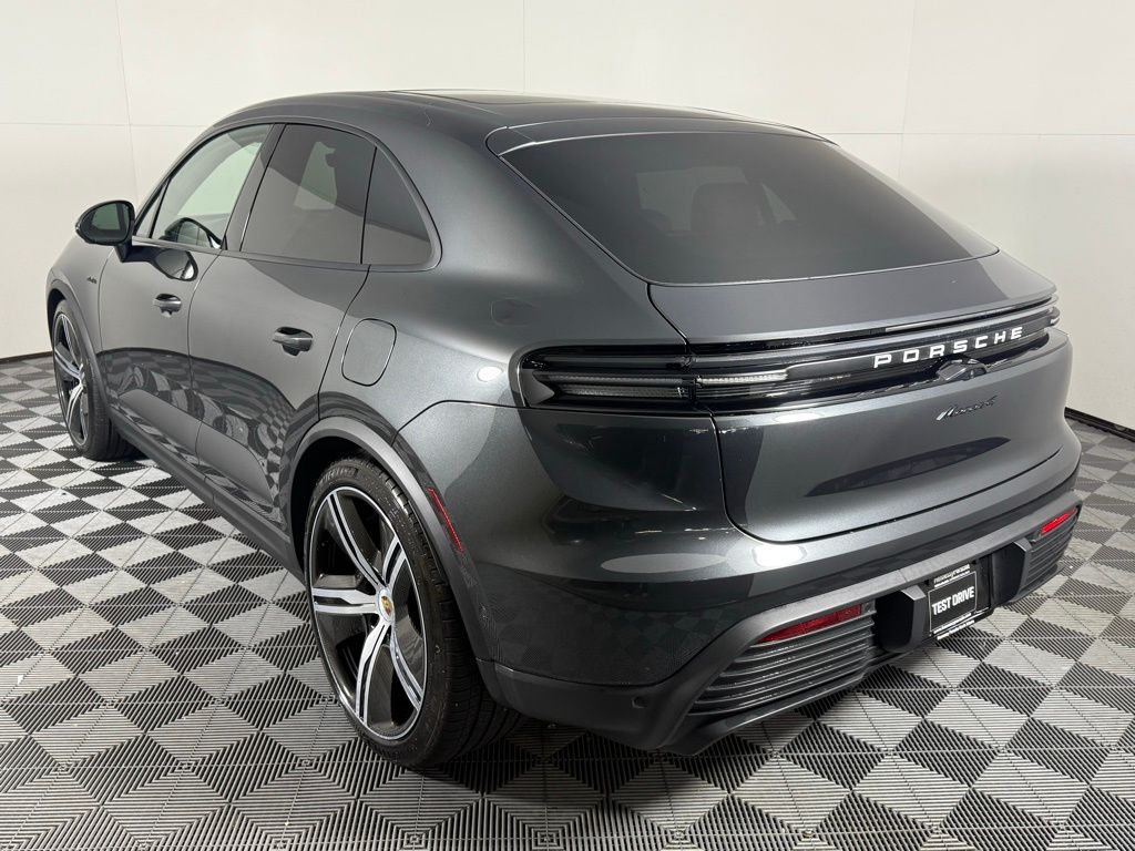 2024 Porsche Macan Electric 4 photo 3