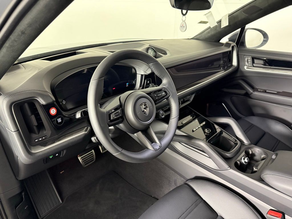 2026 Porsche Cayenne Turbo E-Hybrid Coupe photo 4
