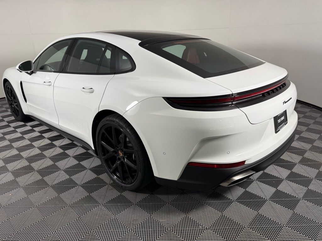 2025 Porsche Panamera 4 photo 3