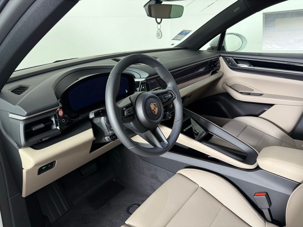 2025 Porsche Macan Electric 4 photo 4