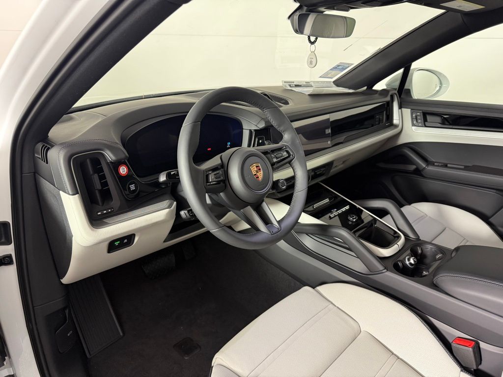 2025 Porsche Cayenne Coupe photo 4