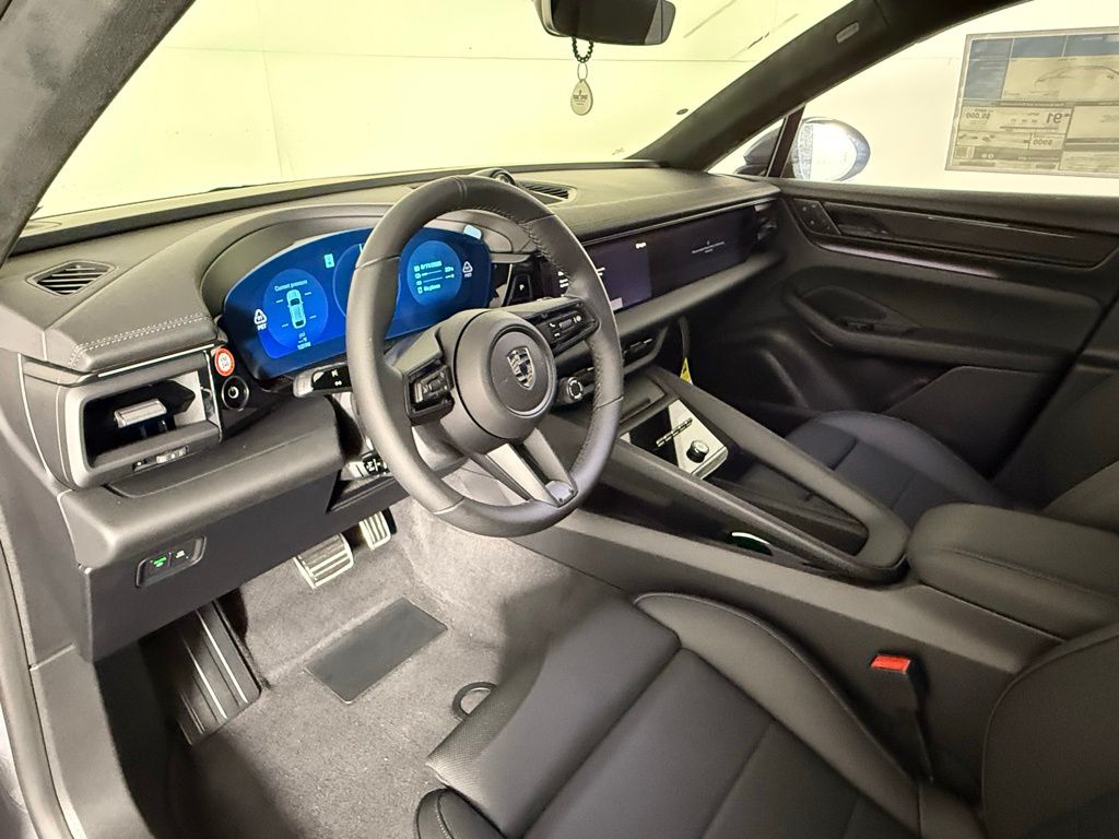 2025 Porsche Macan Electric Turbo photo 4