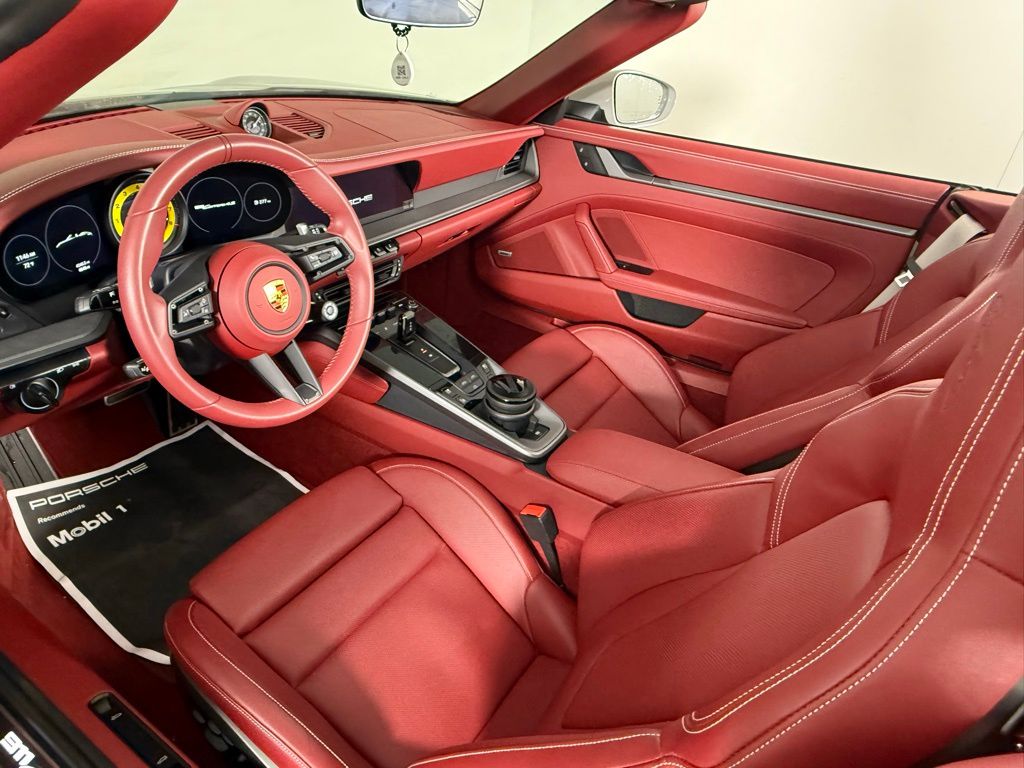 2022 Porsche 911 4S Cabriolet photo 4