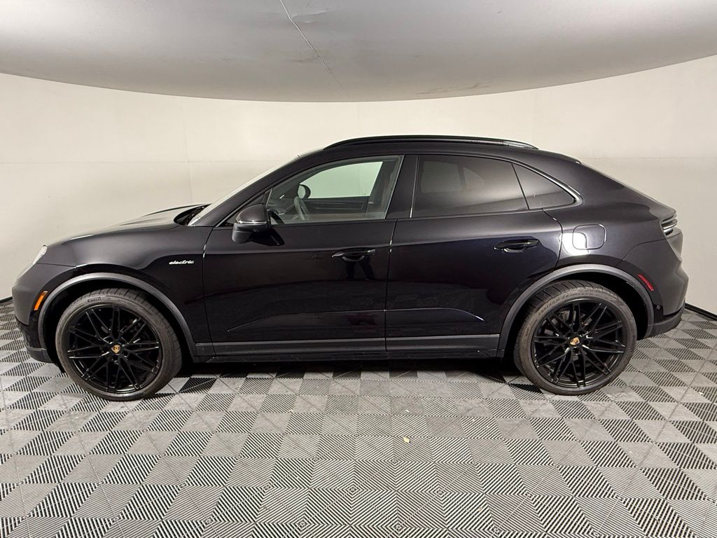 2024 Porsche Macan Electric 4 photo 3