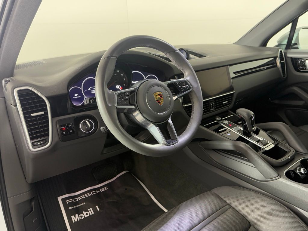 2021 Porsche Cayenne photo 3