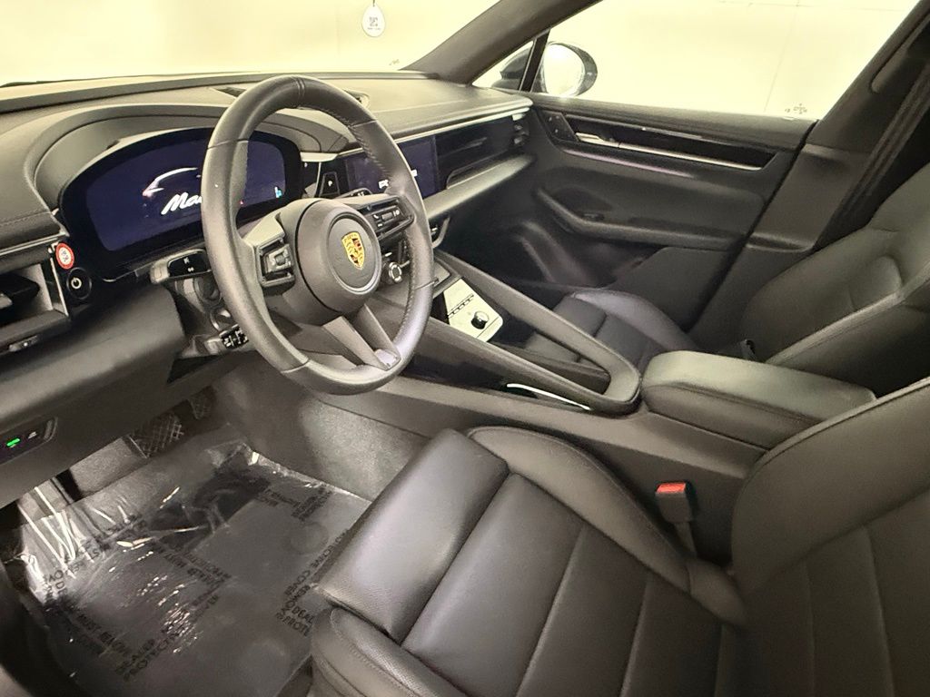 2024 Porsche Macan Electric 4 photo 4