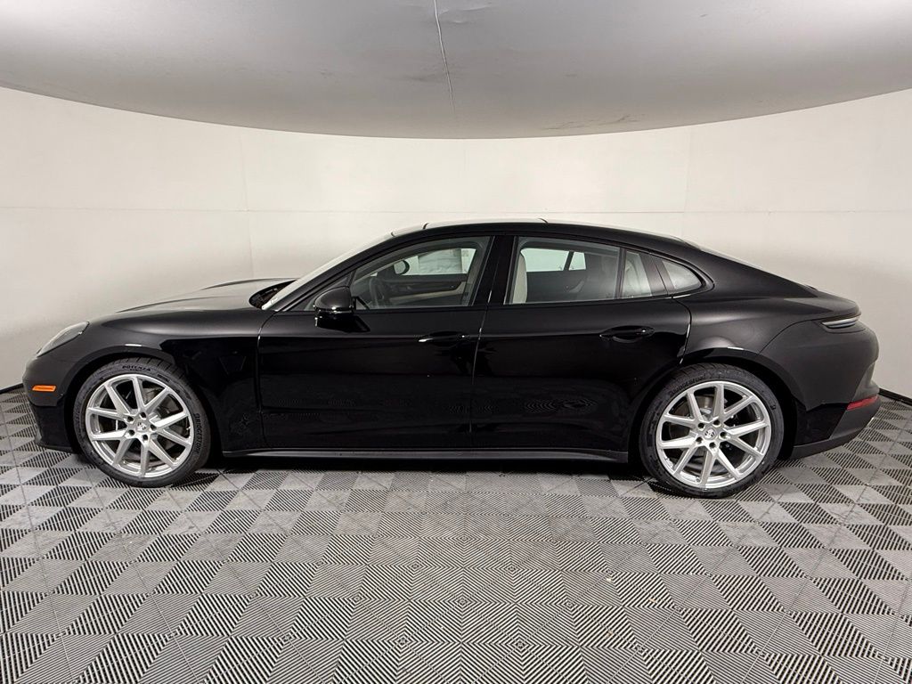 2025 Porsche Panamera 4 photo 2