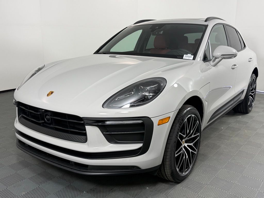 2026 Porsche Macan Base SUV image 1