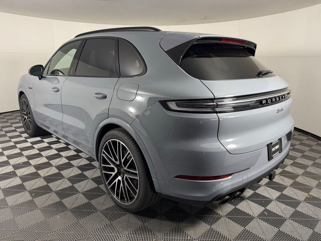 New 2025 Porsche Cayenne E-Hybrid Turbo SUV