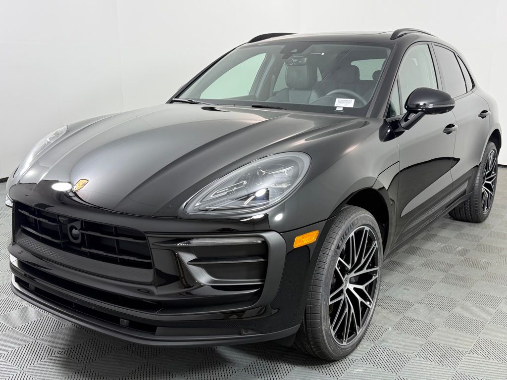2026 Porsche Macan Base SUV image 1