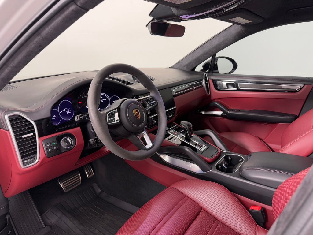 2022 Porsche Cayenne Turbo Coupe photo 4