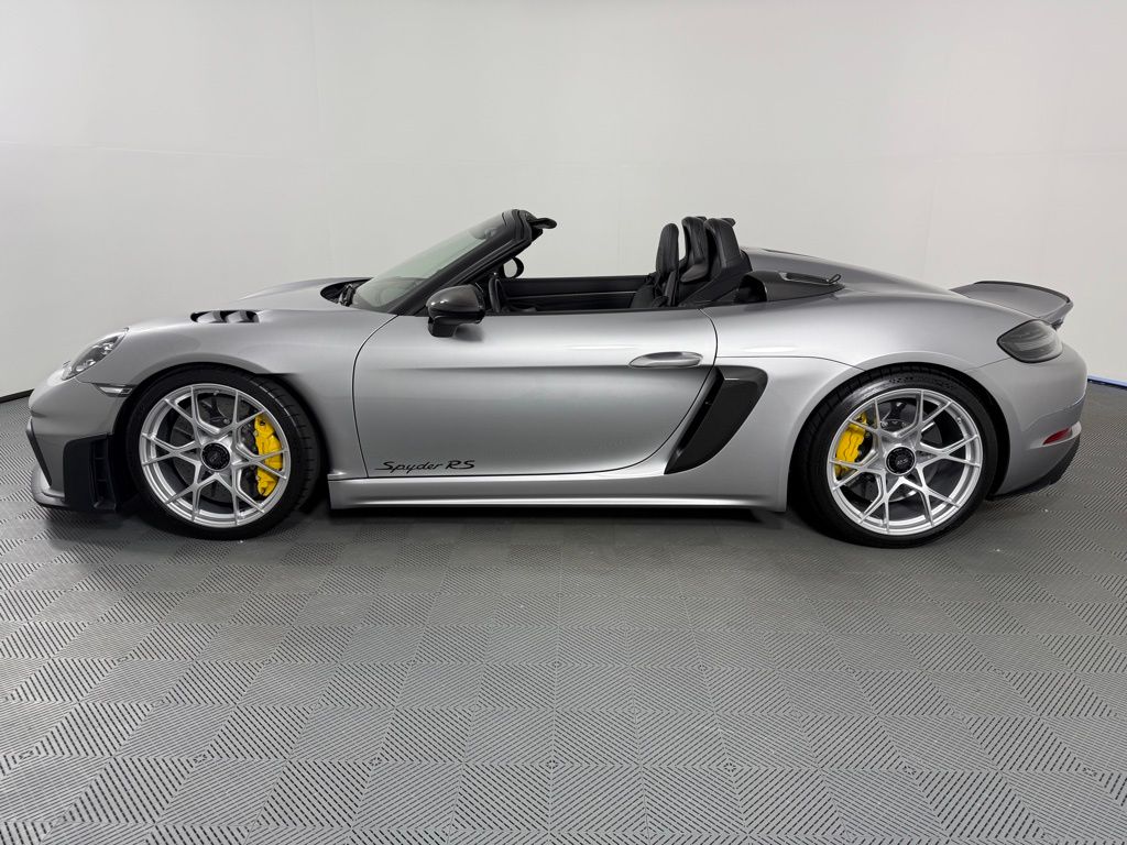 2025 Porsche Boxster Spyder photo 2