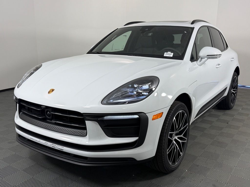 2026 Porsche Macan Base SUV image 1