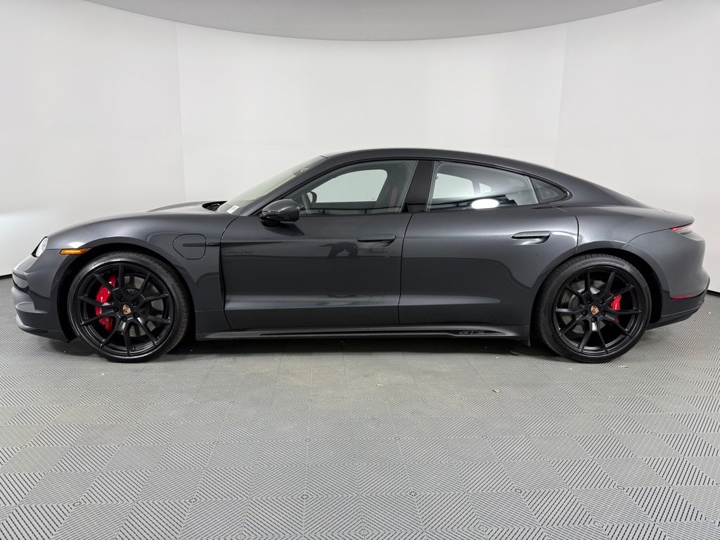 2025 Porsche Taycan GTS photo 2