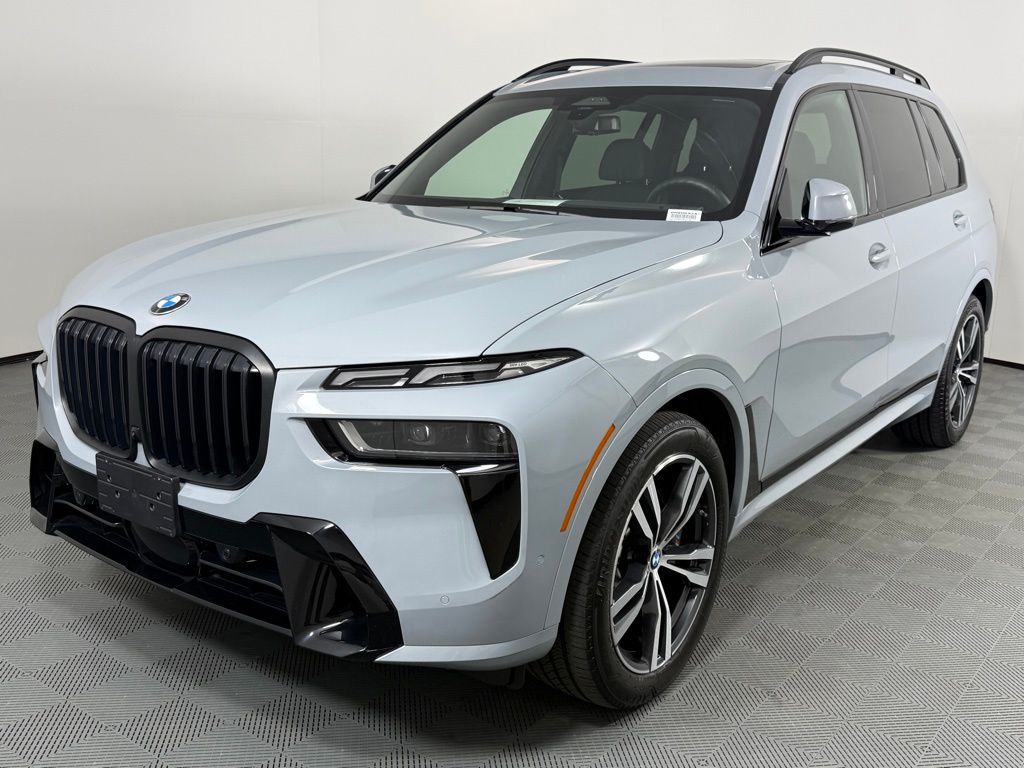 2023 BMW X7 xDrive40i's photo