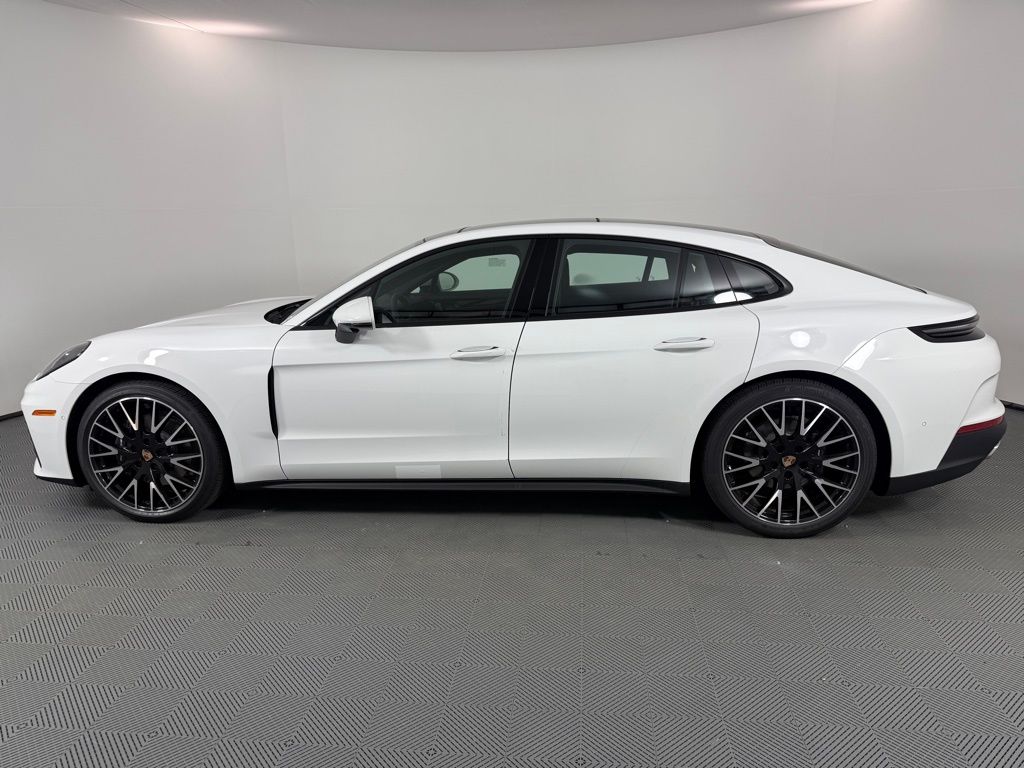 2025 Porsche Panamera 4 photo 2