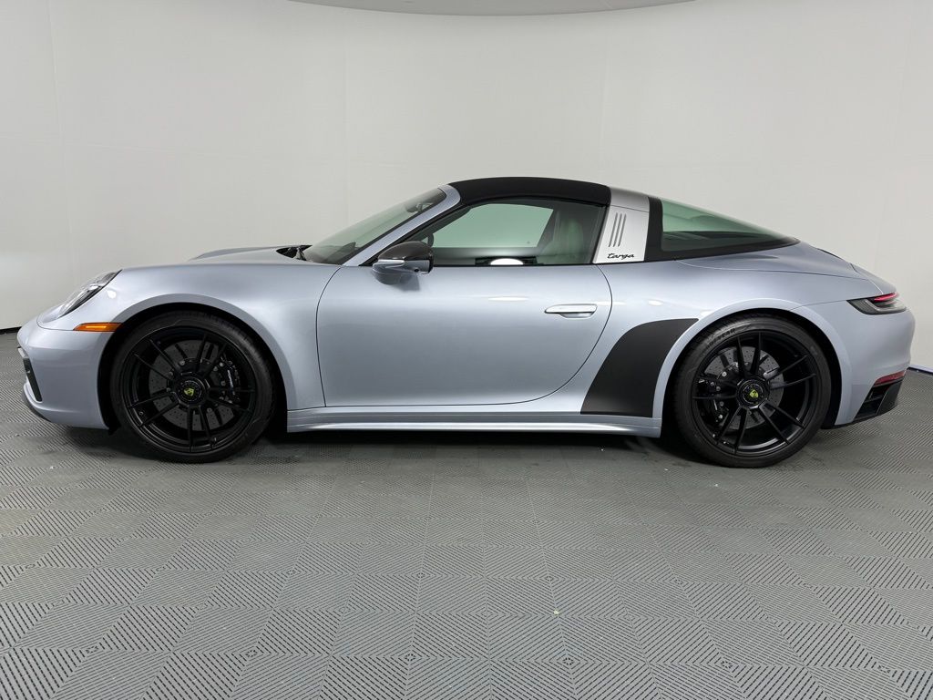 2023 Porsche 911 Targa 4 GTS photo 2