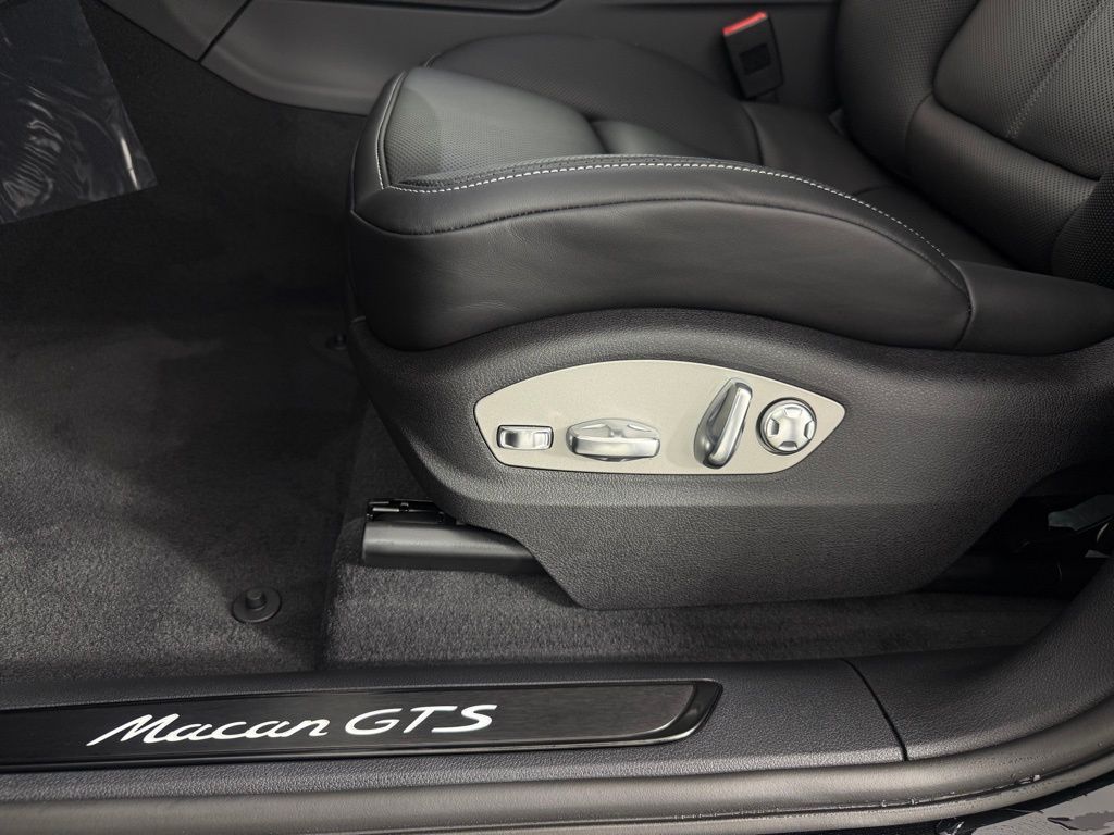 2026 Porsche Macan GTS - Photo 25