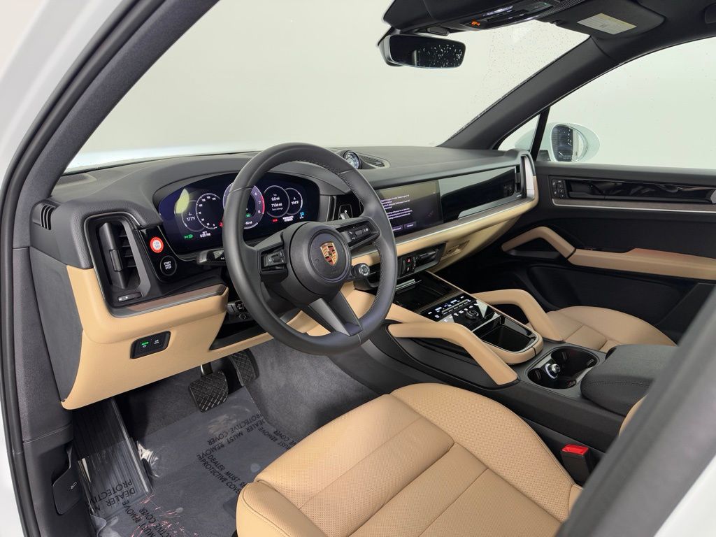 2025 Porsche Cayenne E-Hybrid photo 4