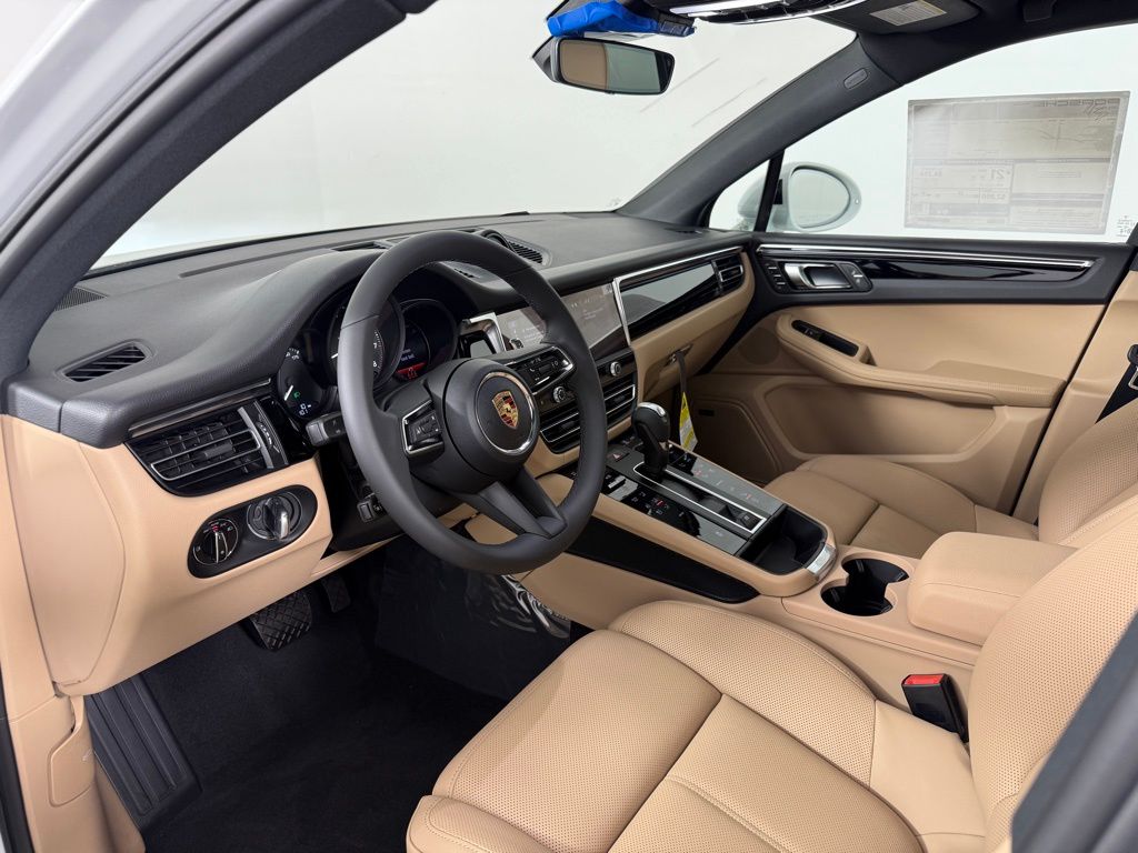 2026 Porsche Macan S photo 4