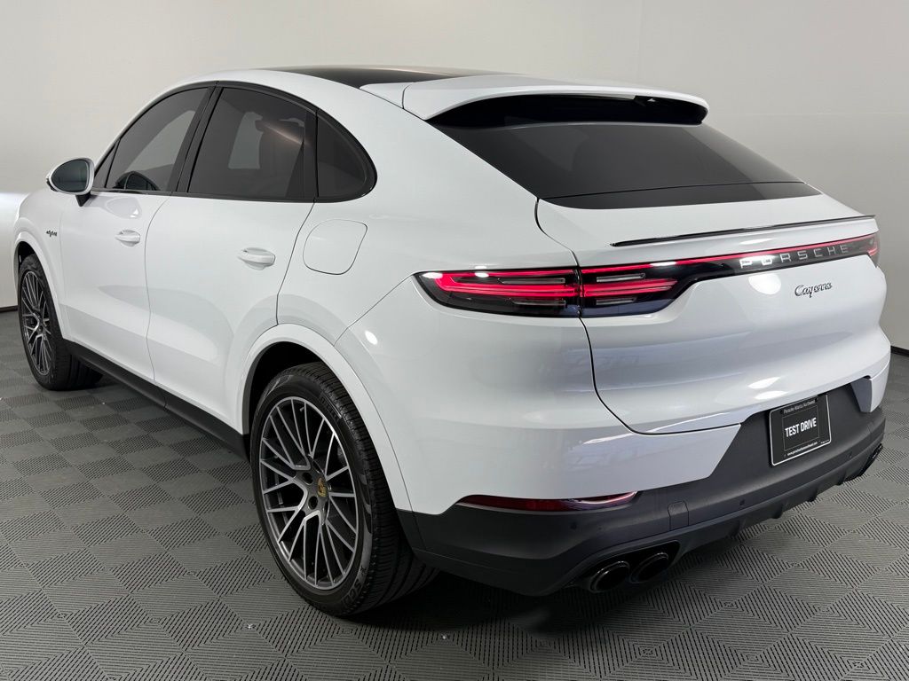 2023 Porsche Cayenne E-Hybrid Coupe photo 3