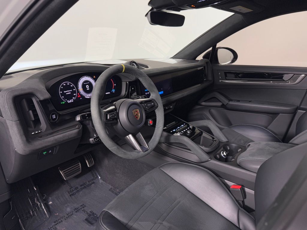 2024 Porsche Cayenne Coupe Turbo GT photo 4