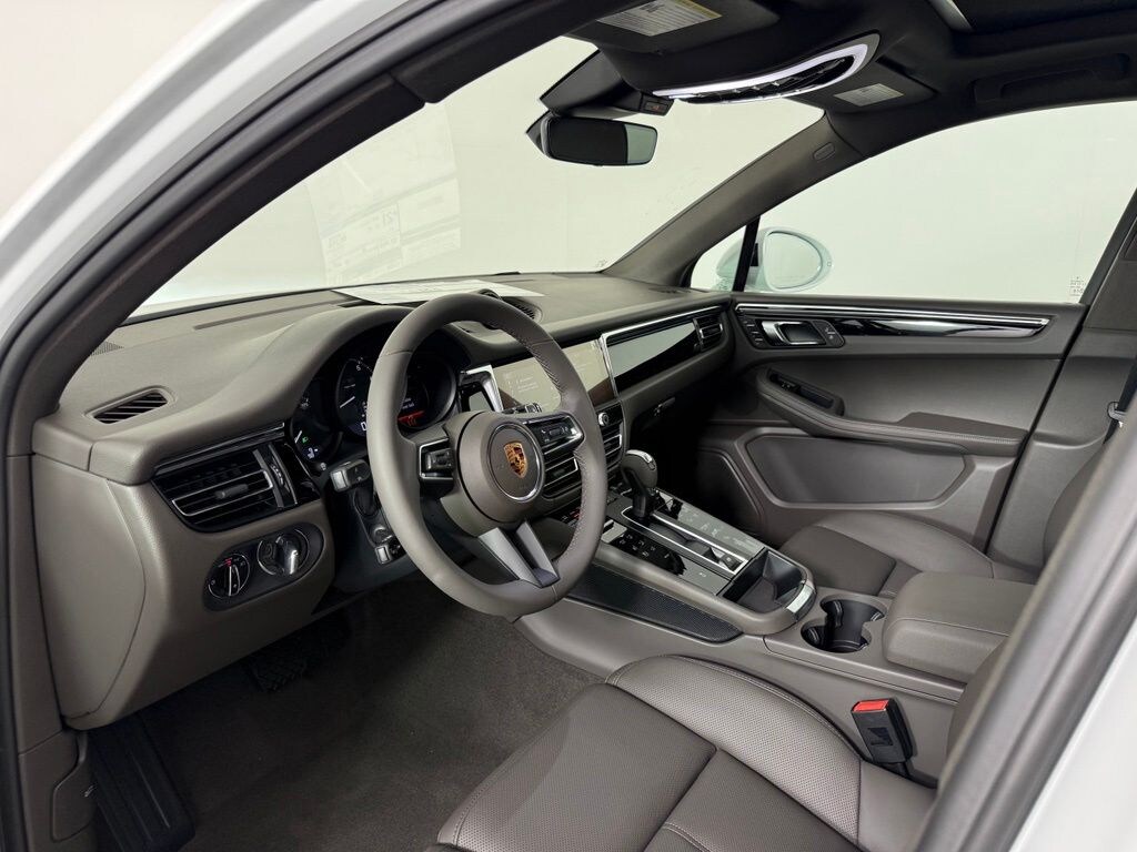 New 2026 Porsche Macan Base SUV